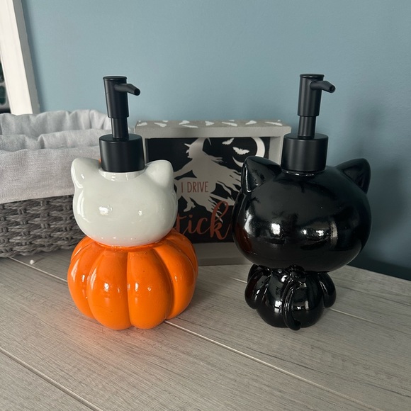 SOLD Hello Kitty  Halloween Soap Dispensers - Picture 2 of 4